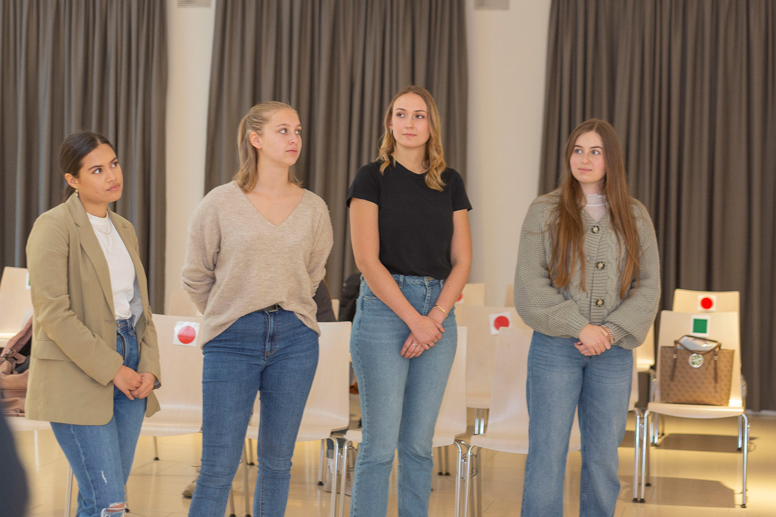 von links nach rechts: Priscilla Groß, Pia Feldmayer, Franziska Scherm, Lara Heltmann (Studentinnen der Akademie Faber-Castell)